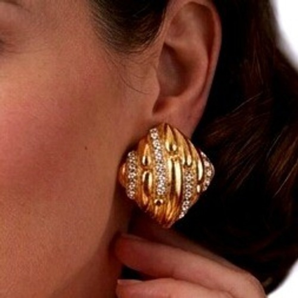 Vtg Sue Ellen Gold Ribbed Rhombus Pave Crystal Dome Clip On Earrings NOS Englan